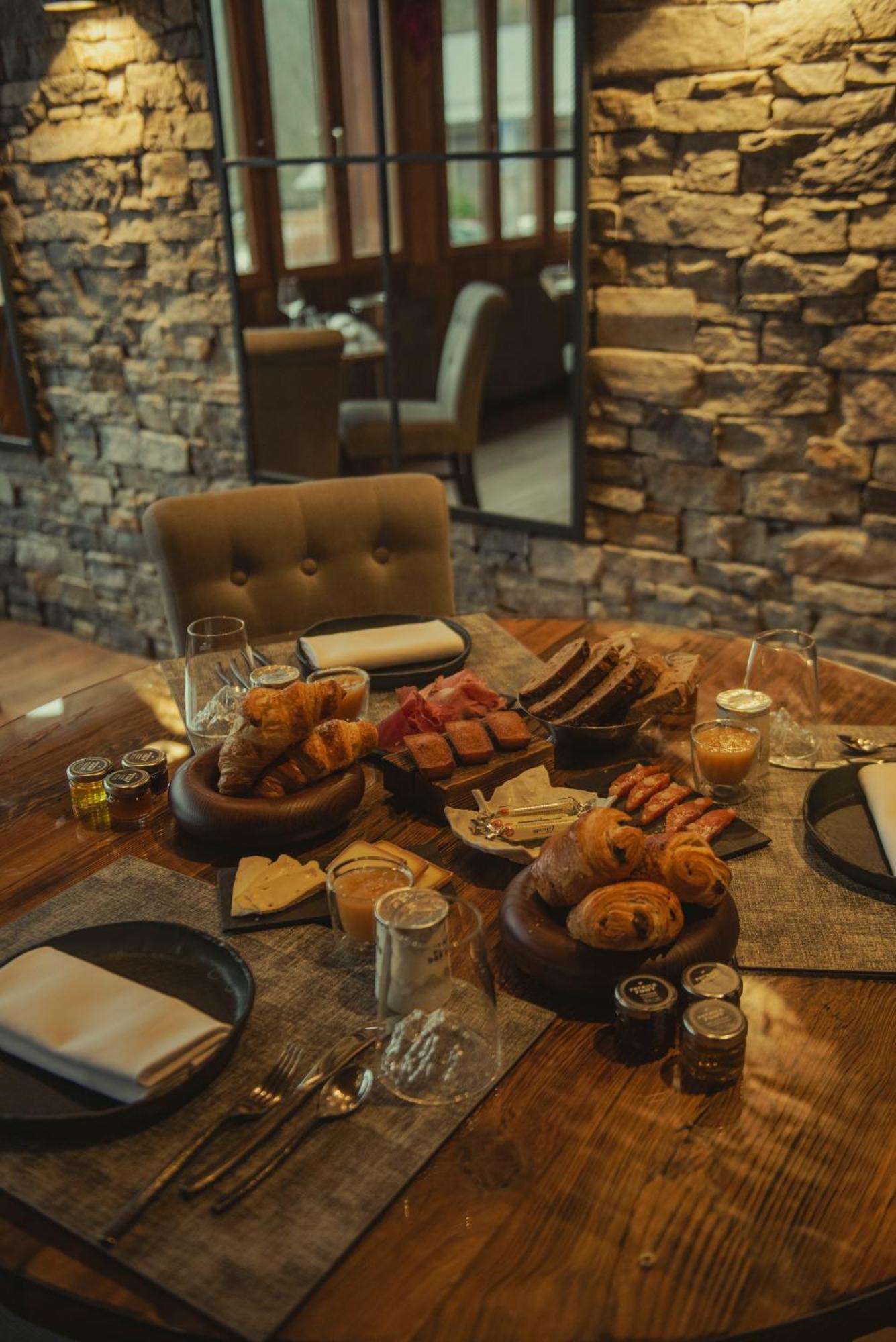 Auberge Des Gorges Серво Екстериор снимка