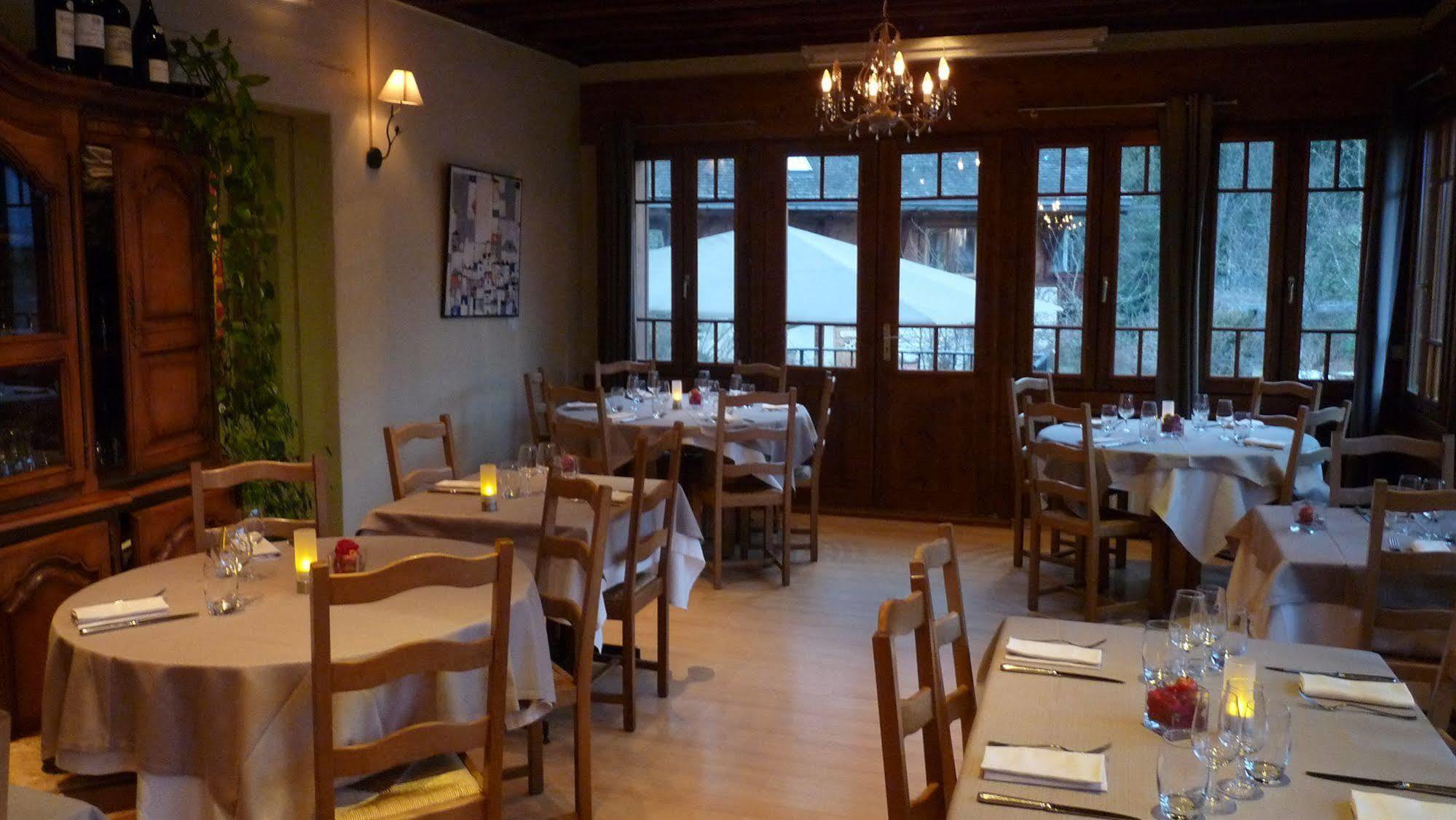 Auberge Des Gorges Серво Екстериор снимка